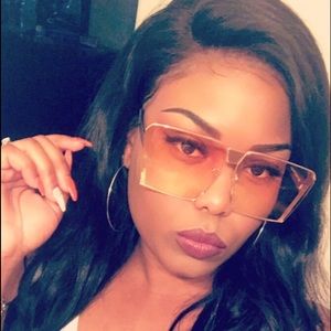 Meet your Posher, Alicia